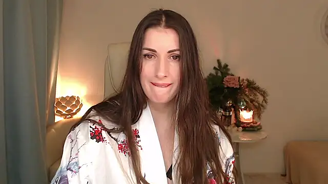 Snapshot of MaryMalory11 chatting on 12.21.25 MaryMalory11 online show from 12.21.25