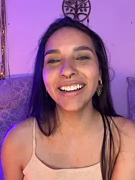 Snapshot of ThaliaRivera_ chatting on 02.04.25 ThaliaRivera  online show from 02.04.25