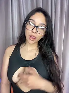 Snapshot of ThaliaRivera_ chatting on 03.14.25 ThaliaRivera  online show from 03.14.25