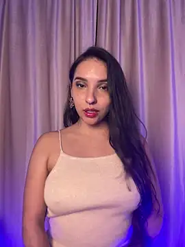 Snapshot of ThaliaRivera_ chatting on 10.17.25 ThaliaRivera  online show from 10.17.25