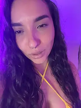 Snapshot of ThaliaRivera_ chatting on 05.06.26 ThaliaRivera online show from 05.06.26
