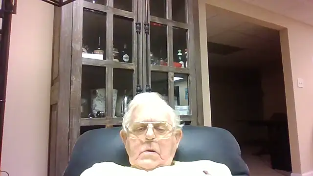 Snapshot of bootlegmanz chatting on 09.10.25 bootlegmanz online show from 09.10.25
