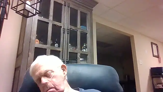 Snapshot of bootlegmanz chatting on 06.16.26 bootlegmanz online show from 06.16.26