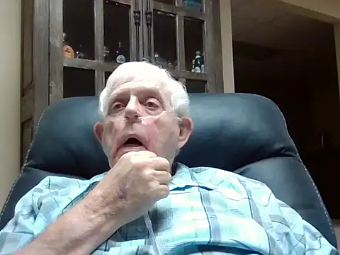 Snapshot of bootlegmanz chatting on 07.15.26 bootlegmanz online show from 07.15.26