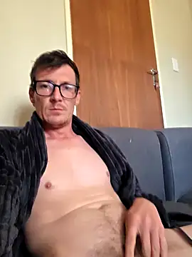Snapshot of TheSouthernKing chatting on 10.12.25 TheSouthernKing online show from 10.12.25