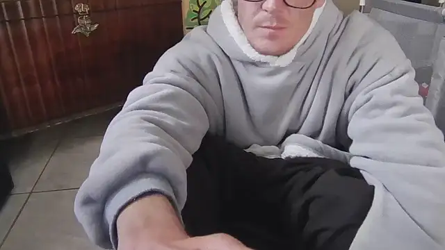 Snapshot of TheSouthernKing chatting on 05.18.26 TheSouthernKing online show from 05.18.26