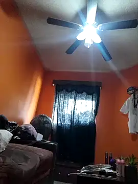 Snapshot of miicheele32 chatting on 01.27.25 miicheele32 online show from 01.27.25