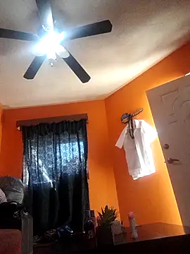 Snapshot of miicheele32 chatting on 01.30.25 miicheele32 online show from 01.30.25