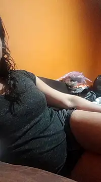 Snapshot of miicheele32 chatting on 02.03.25 miicheele32 online show from 02.03.25