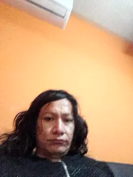 Snapshot of miicheele32 chatting on 03.15.25 miicheele32 online show from 03.15.25