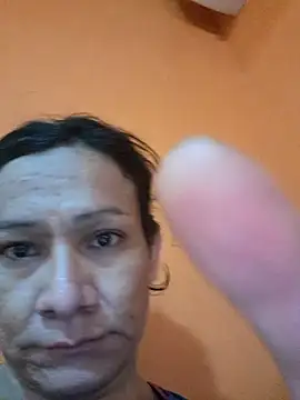 Snapshot of miicheele32 chatting on 09.10.25 miicheele32 online show from 09.10.25