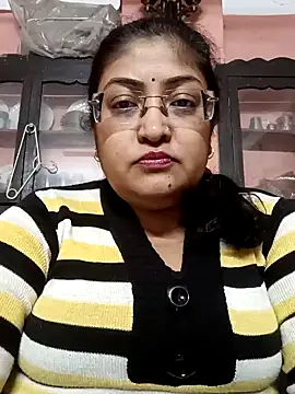 Snapshot of LAVERNIYA_ chatting on 12.15.24 LAVERNIYA online show from 12.15.24