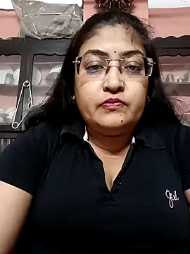 Snapshot of LAVERNIYA_ chatting on 12.31.24 LAVERNIYA online show from 12.31.24