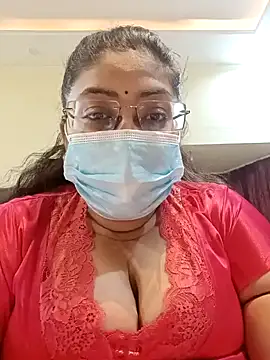 Snapshot of LAVERNIYA_ chatting on 01.02.25 LAVERNIYA online show from 01.02.25