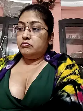 Snapshot of LAVERNIYA_ chatting on 01.11.25 LAVERNIYA online show from 01.11.25