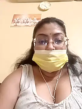 Snapshot of LAVERNIYA_ chatting on 01.17.25 LAVERNIYA online show from 01.17.25