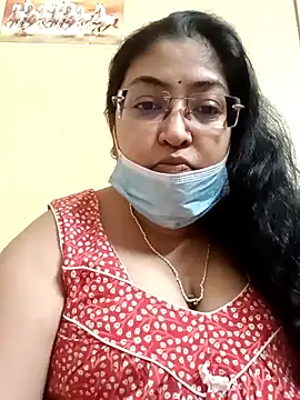 Snapshot of LAVERNIYA_ chatting on 02.01.25 LAVERNIYA online show from 02.01.25