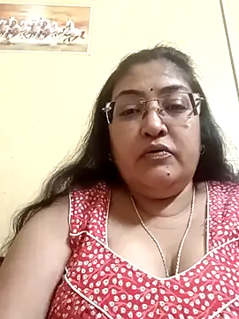 Snapshot of LAVERNIYA_ chatting on 02.15.25 LAVERNIYA online show from 02.15.25
