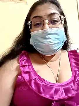 Snapshot of LAVERNIYA_ chatting on 02.16.25 LAVERNIYA online show from 02.16.25