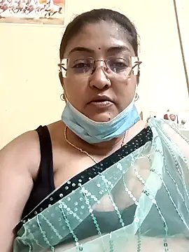 Snapshot of LAVERNIYA_ chatting on 03.02.25 LAVERNIYA online show from 03.02.25