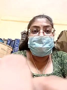 Snapshot of LAVERNIYA_ chatting on 03.20.25 LAVERNIYA online show from 03.20.25