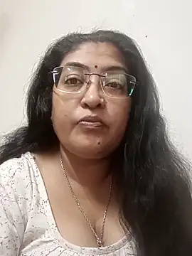 LAVERNIYA  online show from 10.15.25