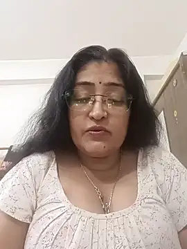 LAVERNIYA  online show from 10.24.25