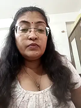 LAVERNIYA  online show from 10.31.25