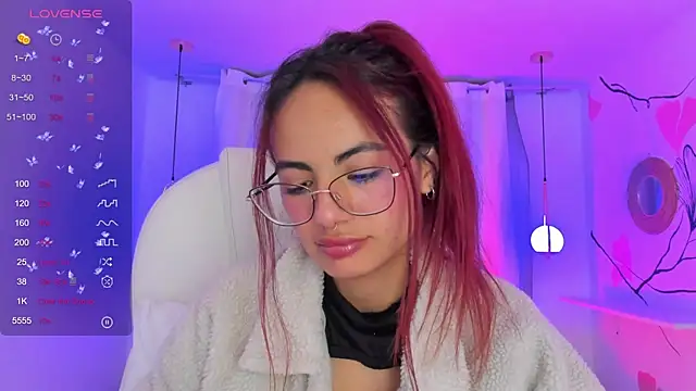 sophiecherry  online show from 12.16.24