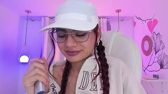 sophiecherry  online show from 01.31.25