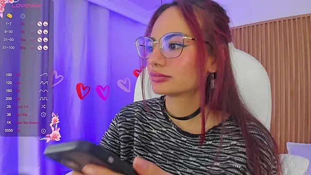 sophiecherry  online show from 02.17.25