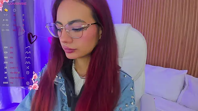 sophiecherry  online show from 02.28.25