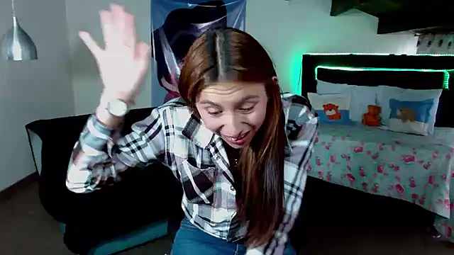 Kloe Deker online show from 01.22.25