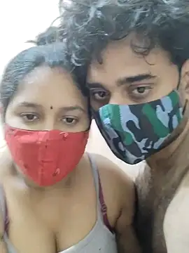 Snapshot of IND_COUPLE1 chatting on 12.20.24 IND COUPLE1 online show from 12.20.24