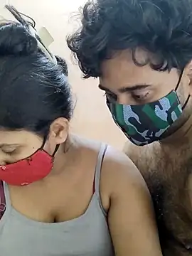 Snapshot of IND_COUPLE1 chatting on 12.21.24 IND COUPLE1 online show from 12.21.24