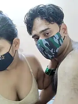 Snapshot of IND_COUPLE1 chatting on 01.04.25 IND COUPLE1 online show from 01.04.25