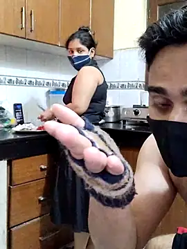 Snapshot of IND_COUPLE1 chatting on 02.07.25 IND COUPLE1 online show from 02.07.25