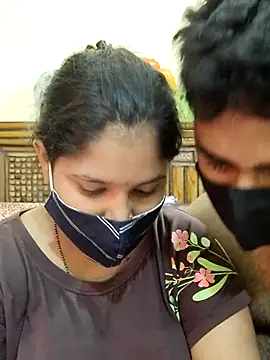 Snapshot of IND_COUPLE1 chatting on 02.16.25 IND COUPLE1 online show from 02.16.25