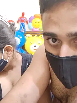 Snapshot of IND_COUPLE1 chatting on 02.25.25 IND COUPLE1 online show from 02.25.25