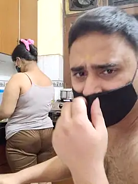 Snapshot of IND_COUPLE1 chatting on 02.26.25 IND COUPLE1 online show from 02.26.25