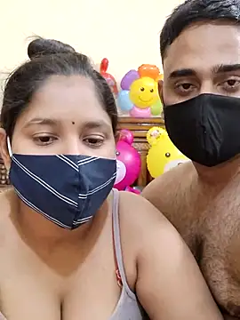 Snapshot of IND_COUPLE1 chatting on 02.27.25 IND COUPLE1 online show from 02.27.25