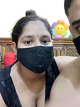 Snapshot of IND_COUPLE1 chatting on 03.03.25 IND COUPLE1 online show from 03.03.25