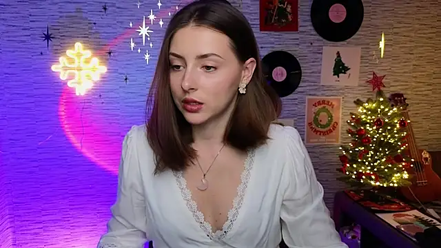 Snapshot of GloriaElmer chatting on 01.06.25 GloriaElmer online show from 01.06.25