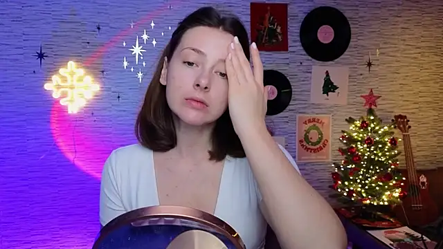 Snapshot of GloriaElmer chatting on 01.14.25 GloriaElmer online show from 01.14.25