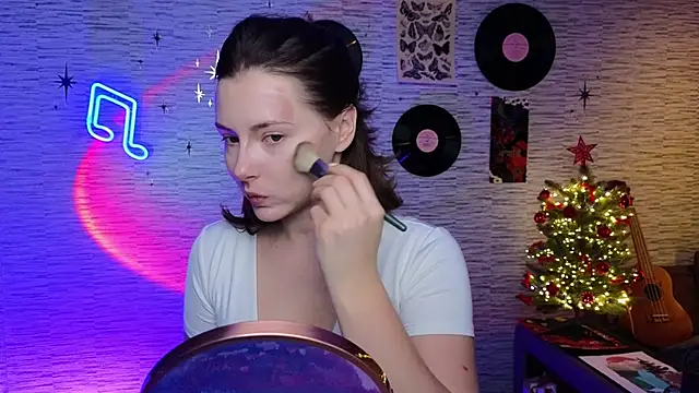 Snapshot of GloriaElmer chatting on 01.29.25 GloriaElmer online show from 01.29.25