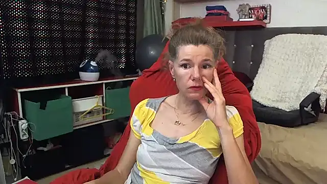 Snapshot of kellyterapy chatting on 01.14.25 kellyterapy online show from 01.14.25