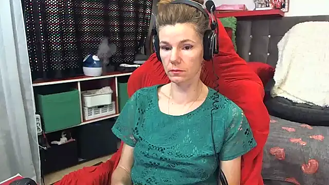 Snapshot of kellyterapy chatting on 01.20.25 kellyterapy online show from 01.20.25