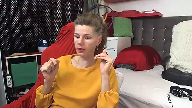 Snapshot of kellyterapy chatting on 02.04.25 kellyterapy online show from 02.04.25
