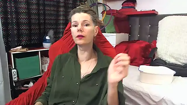 Snapshot of kellyterapy chatting on 02.10.25 kellyterapy online show from 02.10.25
