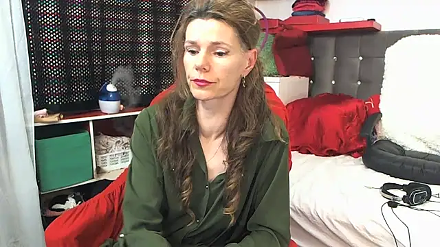 Snapshot of kellyterapy chatting on 02.10.25 kellyterapy online show from 02.10.25